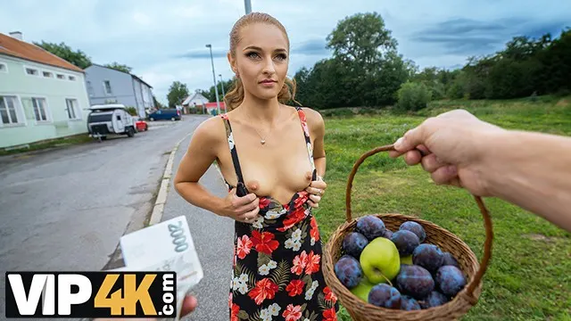 Ve fabii za dvě tisícovky a nevěrný přítel u toho