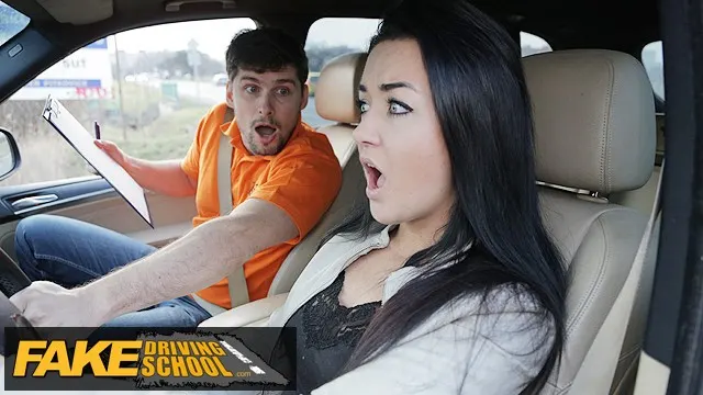Zuzu Sweet si v autoškole řekne o řidičák po svém